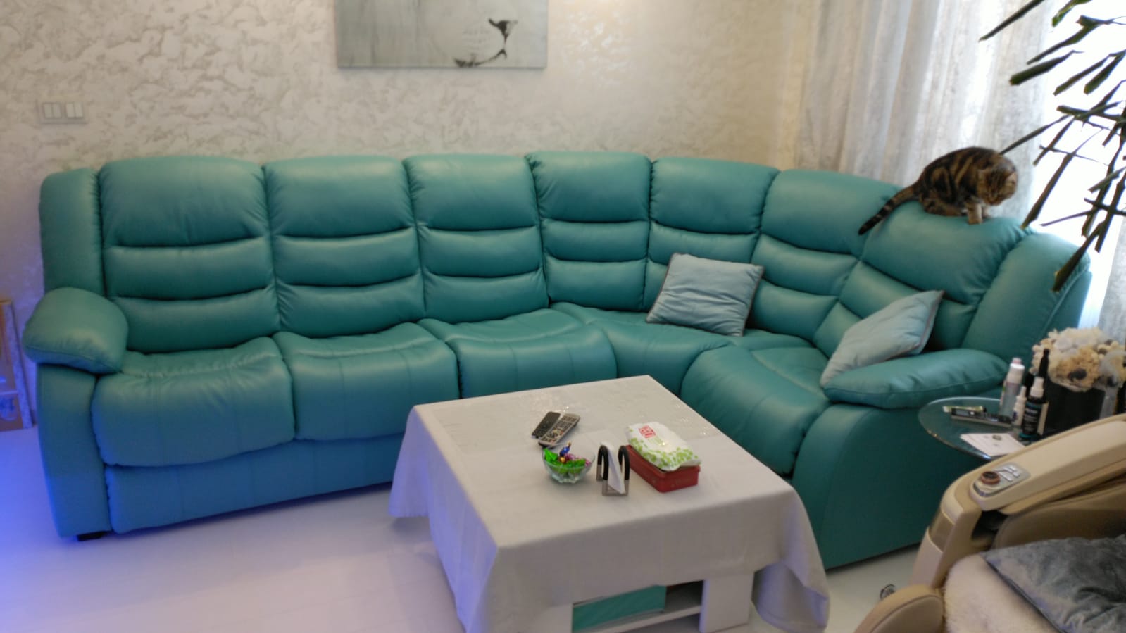 Перетяжка дивана на дому. Лесозаводск